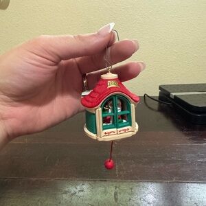 1992 Hallmark Keepsake "Hello-Ho-Ho" Santa Christmas Ornament Features Movement